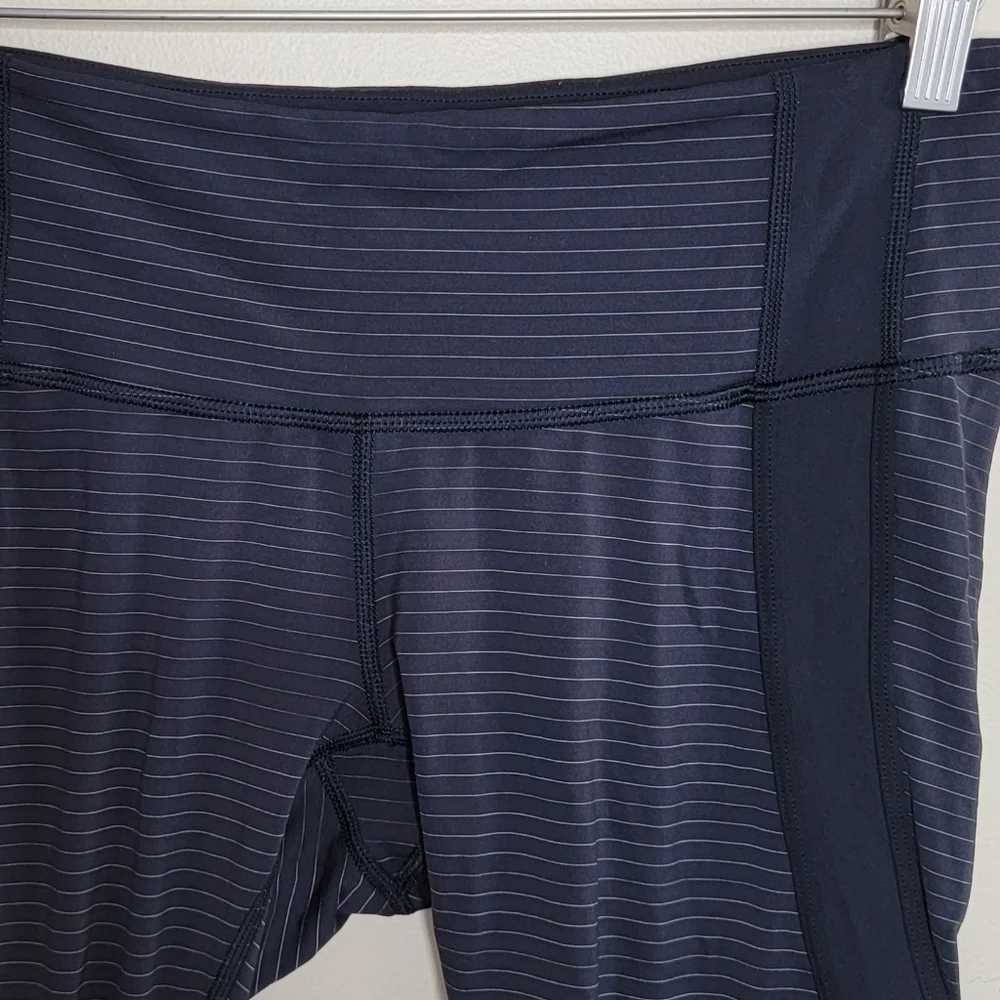 Lululemon | Conduit Crop Capri Leggings in Black Tonal Stripe